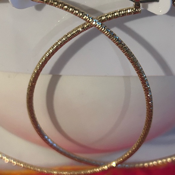 Nine West Gold Tone Large Hoop Earrings Sparkly Glam Diamond Cut Holiday - Picture 4 of 11